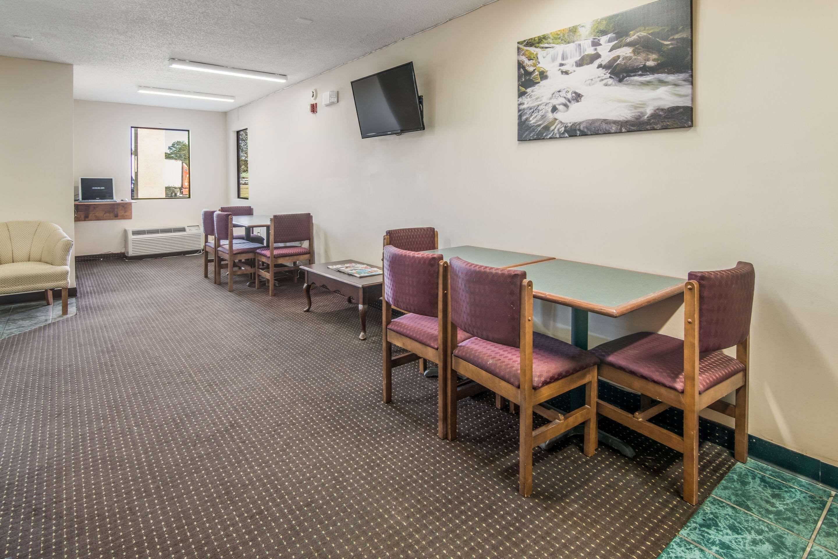 Rodeway Inn & Suites Dublin Esterno foto
