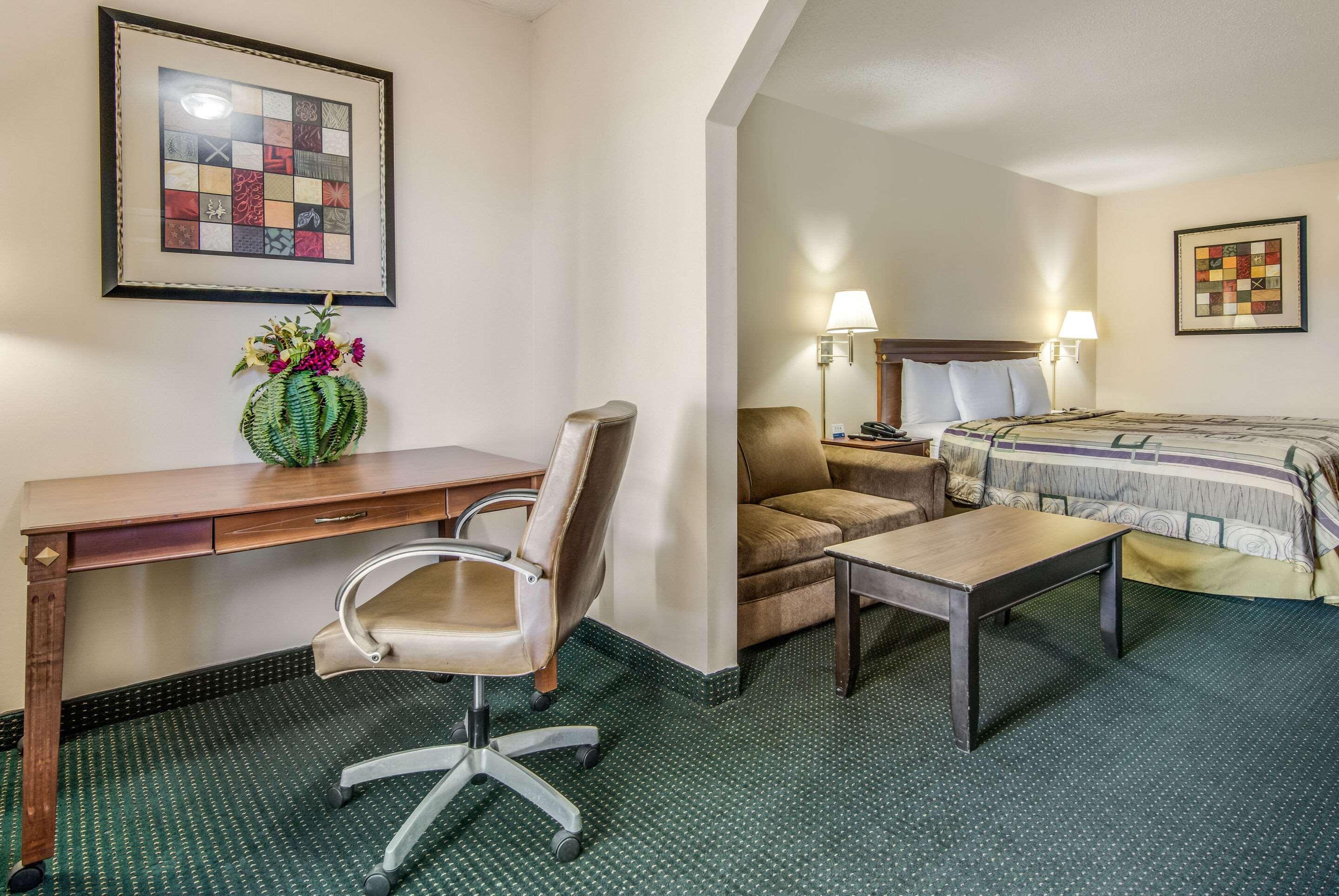 Rodeway Inn & Suites Dublin Esterno foto