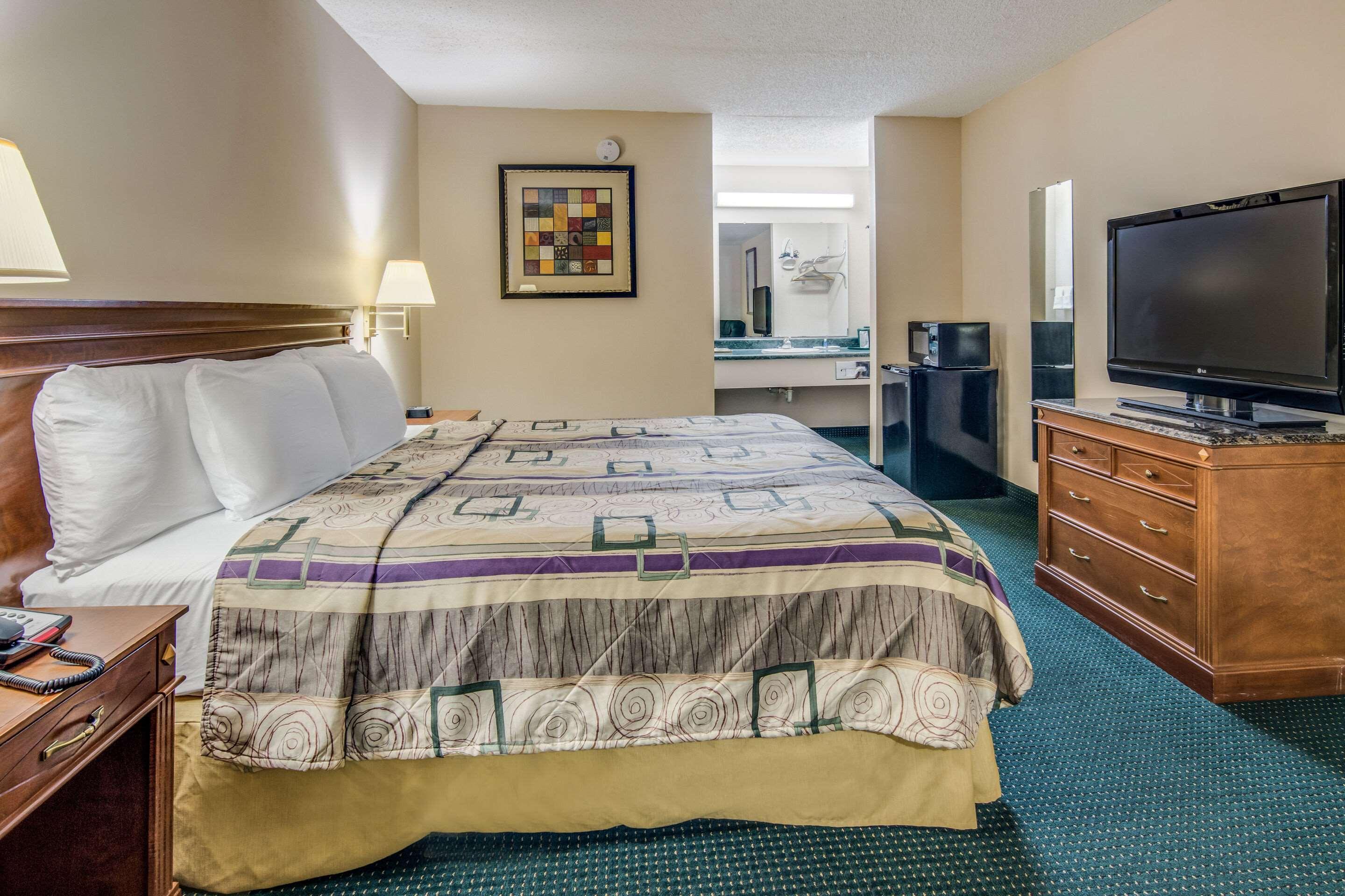 Rodeway Inn & Suites Dublin Esterno foto