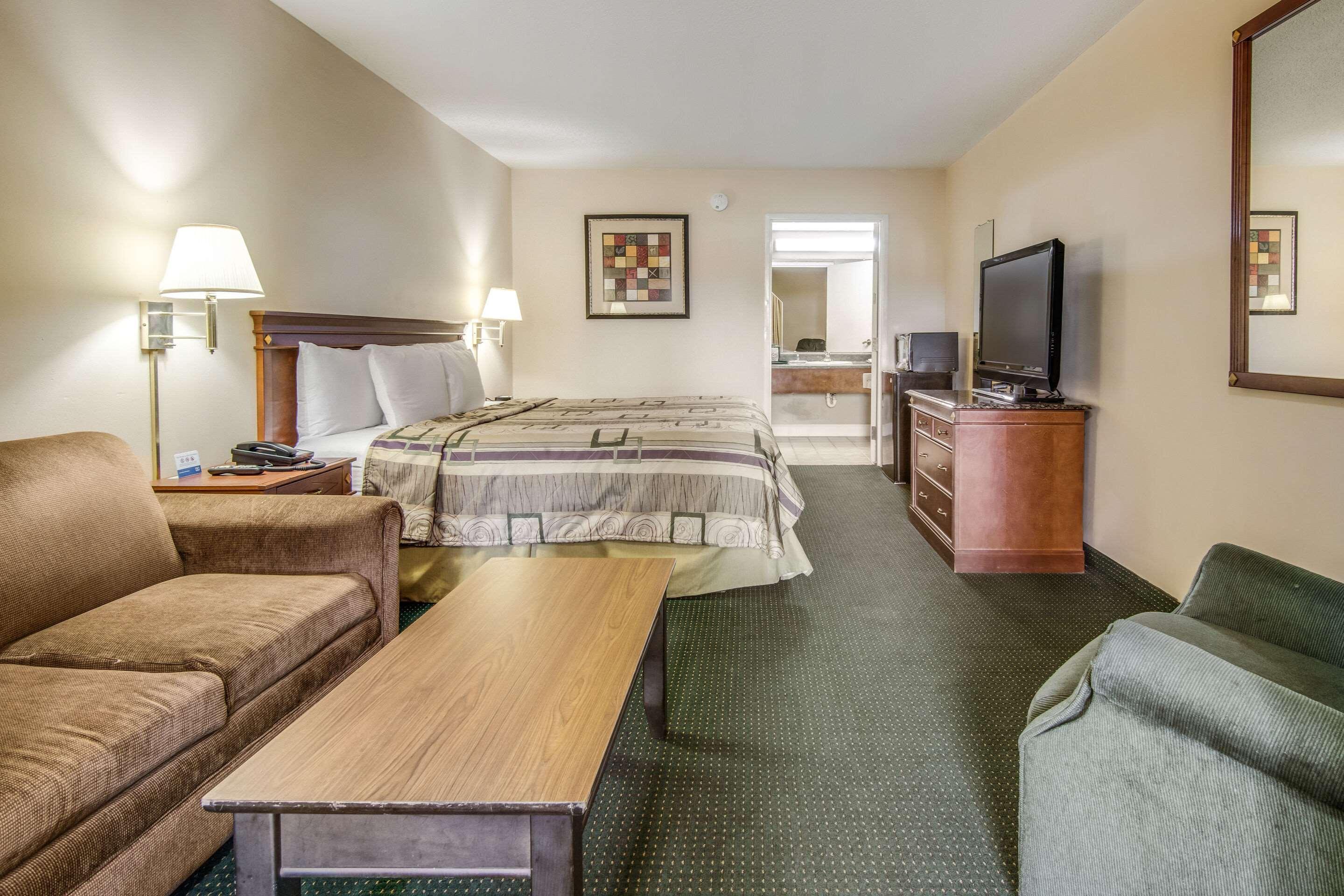 Rodeway Inn & Suites Dublin Esterno foto