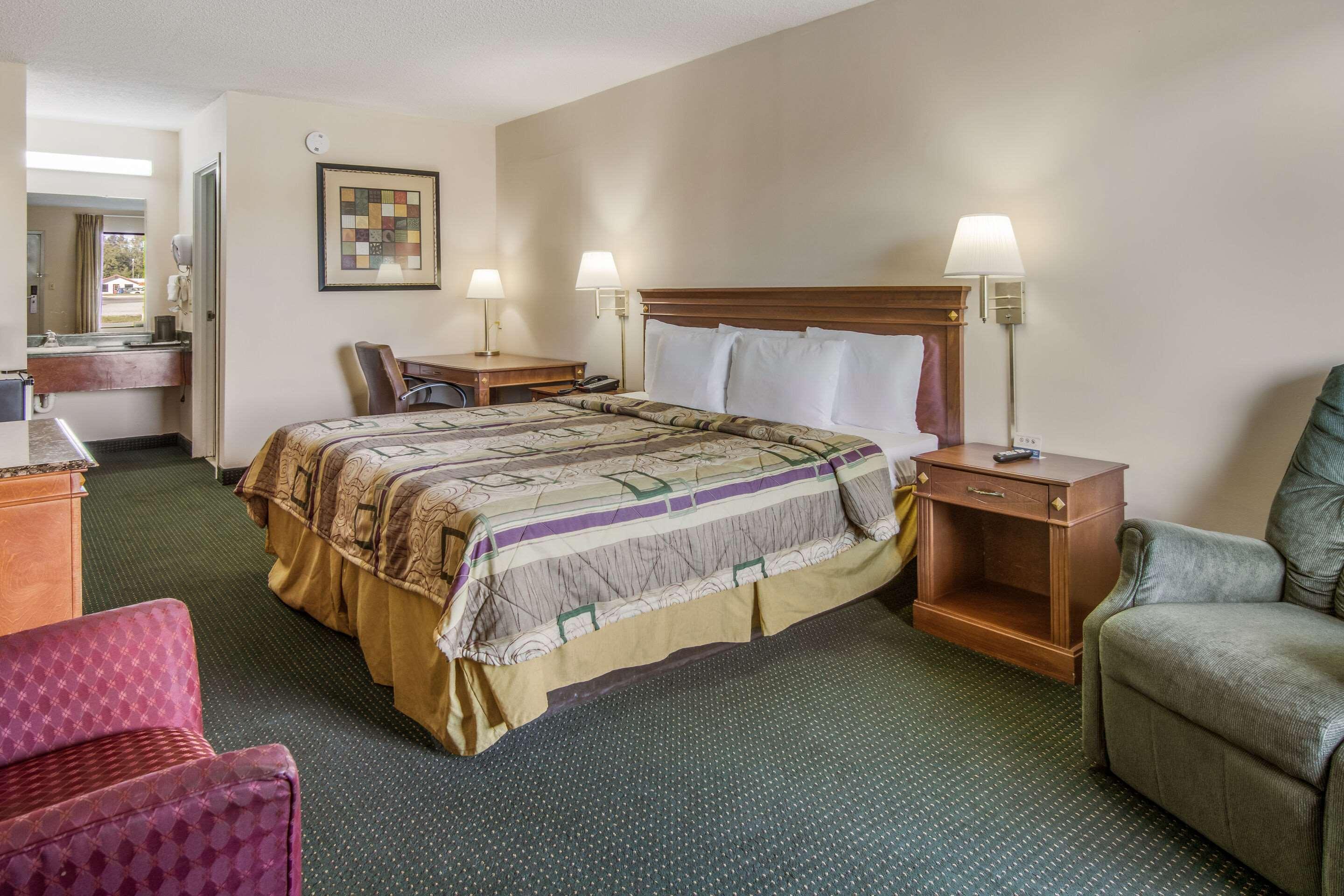 Rodeway Inn & Suites Dublin Esterno foto